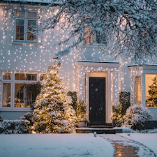 Outstanding-Houma-LA-Electrician-Specializing-in-Top-Notch-Commercial-Outdoor-Lighting-Repair 0